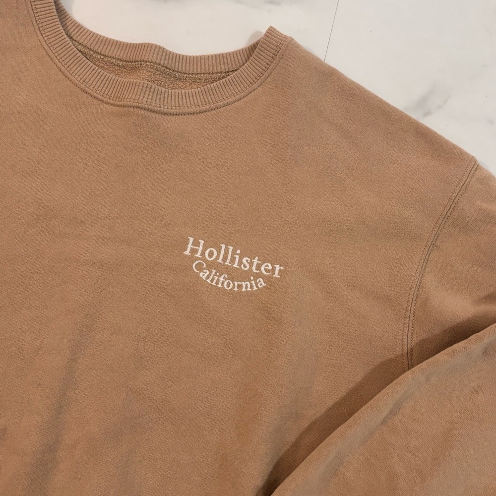🌴Hollister🌴 California Crewneck Cropped Sweatshirt